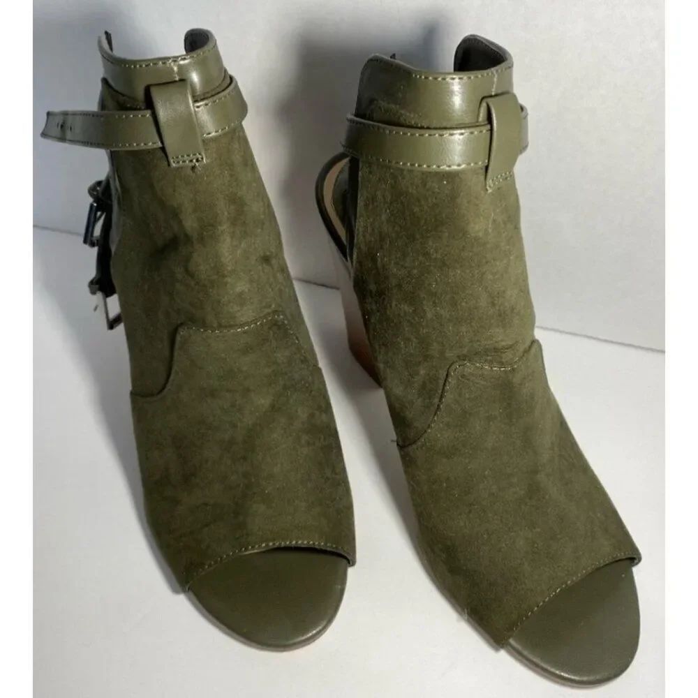 Penny Loves Kenny Green Faux Suede/ Leather Open Toe Bootie Size 7